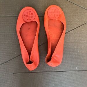 Tory Burch Minnie flat in orange- size 7
